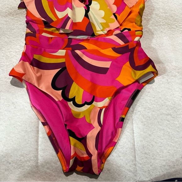 NWT TRINA TURK Fan Faire Plunge One Piece Swimsu - Picture 11 of 15
